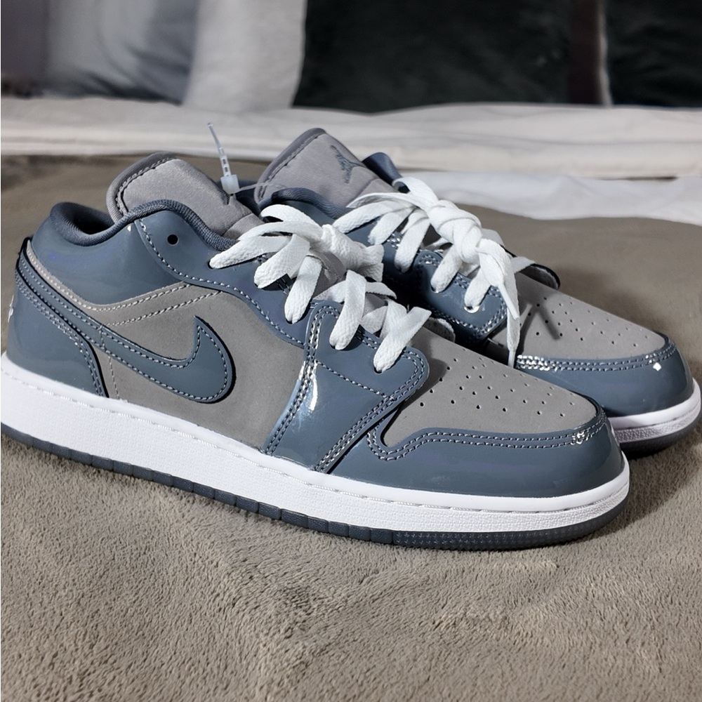 Nike Grey Sneakers